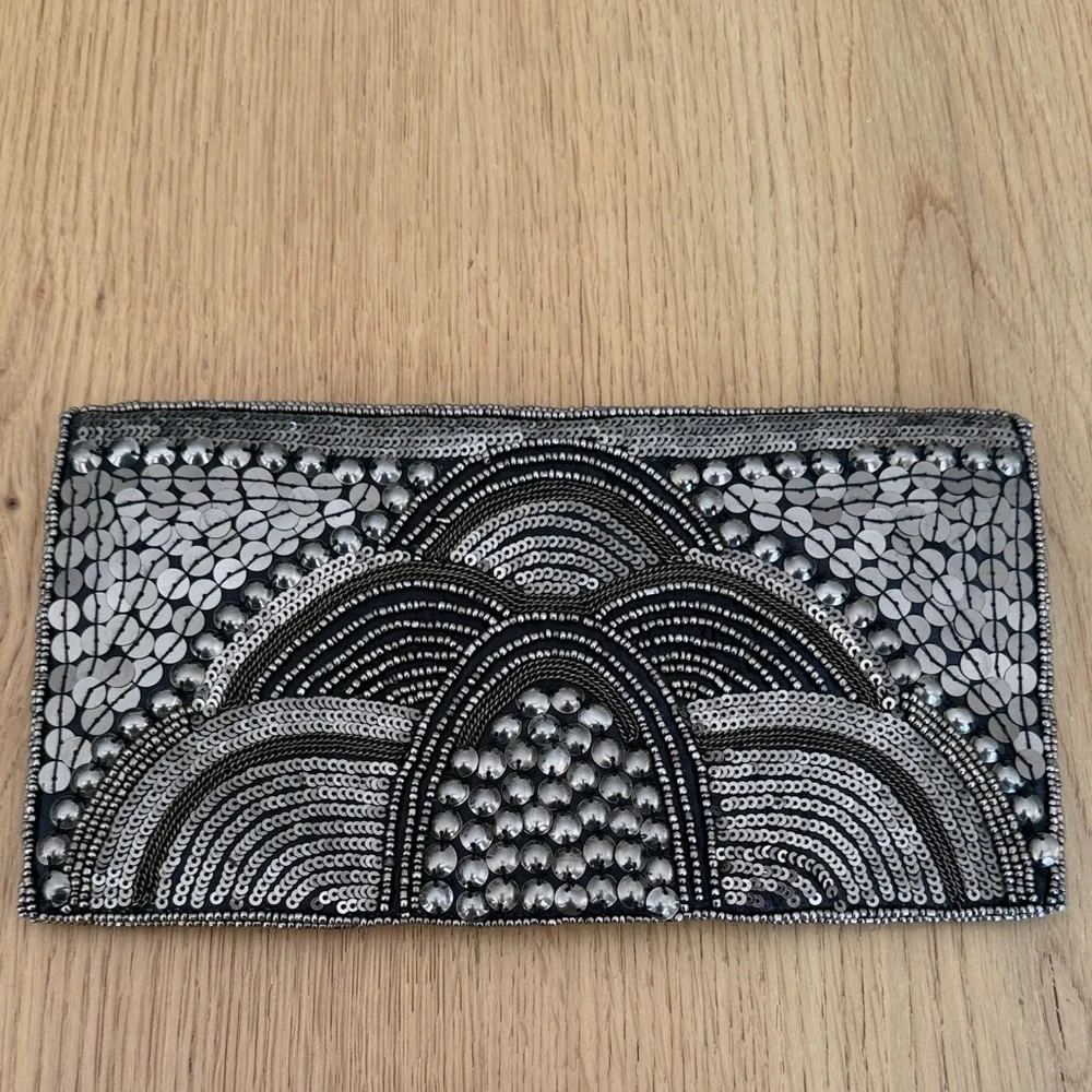 Elegant Black and Silver Beaded Clutch